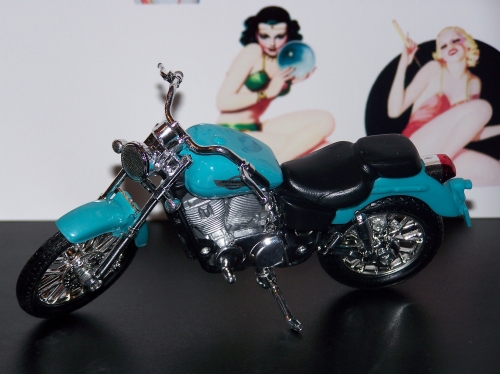 Honda - VT 1100 - Bleu ciel